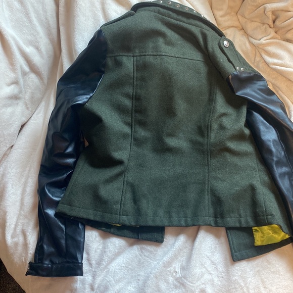 Jacket - Picture 5 of 6